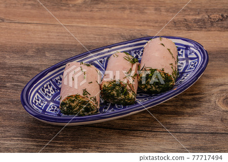 Ham roll with cheese and garlic 77717494