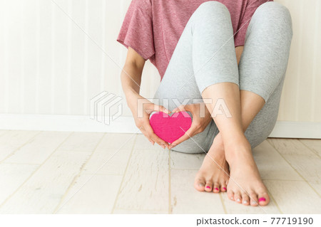 有心臟的婦女 有心臟的婦女 77719190