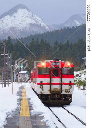 JR East Ban-Etsusai Line winter snow scene vehicle (Kiha 40 series) 77720001