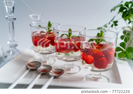 Fresh strawberry jelly Fresh strawberry jelly 77722220