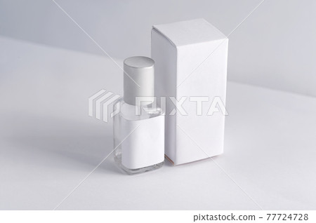 glass product package Perfume bottle and white gift box 77724728