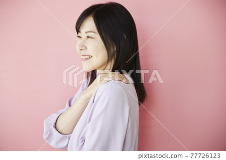 female, females, lady 77726123