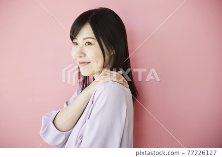 female, females, lady 77726127