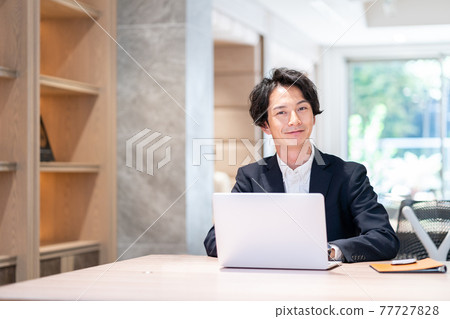 Young man working in the office shooting cooperation "+ SHIFT NOGIZAKA" 77727828