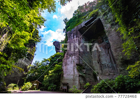 Scenery of Hell Peep and Hyaku-Shaku Kannon seen at Mt. Nokogiri in Kyonan Town, Awa District, Chiba Prefecture Scenery of Hell Peep and Hyaku-Shaku Kannon seen at Mt. Nokogiri in Kyonan Town, Awa District, Chiba Prefecture 77728468