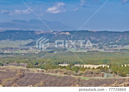 [Overlooking Aso City from Sensuikyou] (High resolution version) Miyaji, Ichinomiyamachi, Aso City, Kumamoto Prefecture 77729869