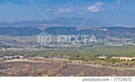 [Overlooking Aso City from Sensuikyou] (High resolution version) Miyaji, Ichinomiyamachi, Aso City, Kumamoto Prefecture 77729872