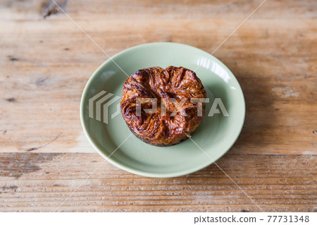 Quinnie amman Quinnie amman 77731348
