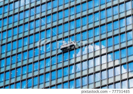 Window cleaning of skyscrapers 77731485