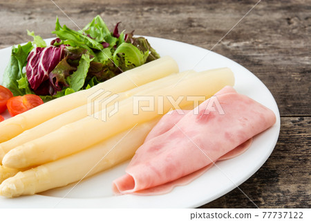 White asparagus with salad and ham White asparagus with salad and ham 77737122