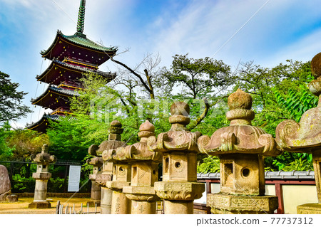 Scenery of the five-storied pagoda of the former Kanei-ji Temple in Taito-ku, Tokyo Scenery of the five-storied pagoda of the former Kanei-ji Temple in Taito-ku, Tokyo 77737312