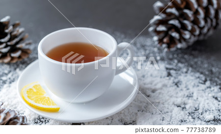 Table with tea composition 77738789