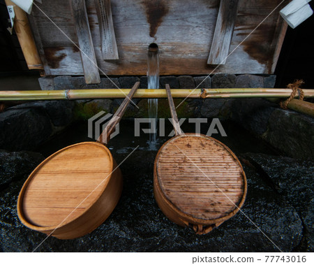 神社飲水處的強力卡索特 77743016