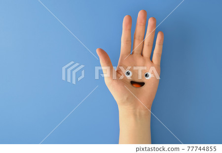 滑稽人物手 77744855