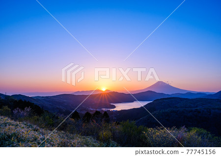 Dusk in Hakone and Daikanzan Dusk in Hakone and Daikanzan 77745156