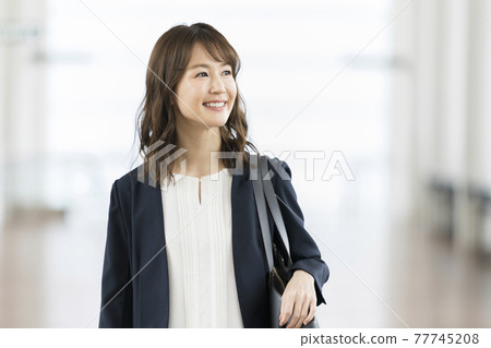 Smile business woman portrait Smile business woman portrait 77745208