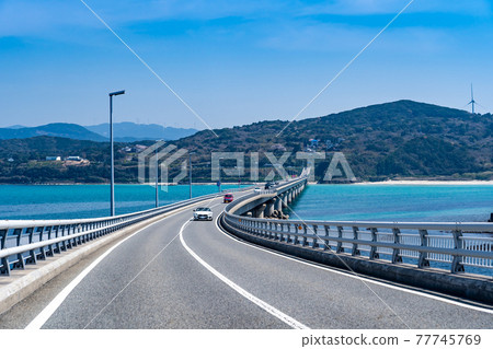 從山口縣下關市角島大橋向本州方向行駛 77745769