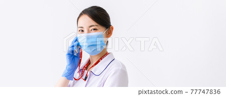 A nurse who is contacted for an emergency A nurse who is contacted for an emergency 77747836