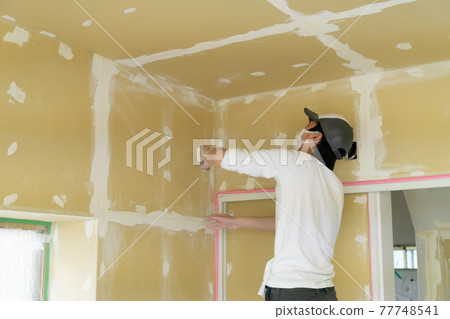 People who work at the interior site Painting & cloth base putty 77748541