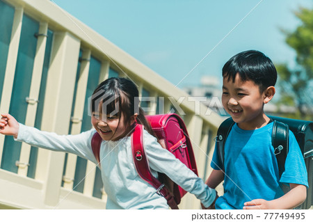 Leave school in the lower grades of elementary school 77749495