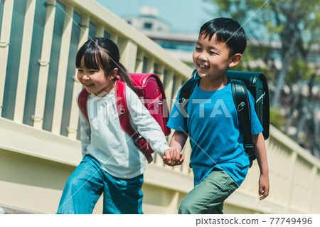 Leave school in the lower grades of elementary school 77749496