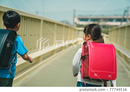 School attendance in the lower grades of elementary school 77749516