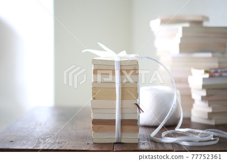 Disposal and decluttering of many books, magazines and paperback books 77752361