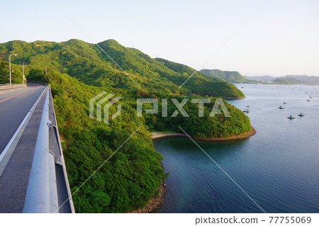 Naruto City, Tokushima Prefecture Horikoshi Bridge, Oge Island and Uchino Sea 77755069