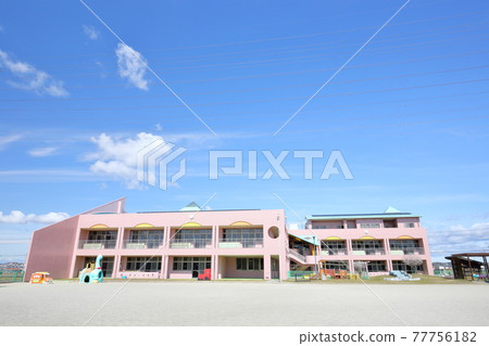 Kindergarten schoolyard (Hakusan Kindergarten, Nisshin City, Aichi Prefecture) 77756182