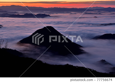 Sea of clouds in the Fukuchiyama basin from Mt. Oe 77756674