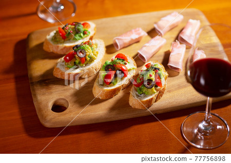 Bruschetta wine tomato home time home rice baguette swallowing 77756898