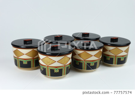 Kyo ware gold painting small bowl with lid lacquer lid with facing chawanmushi antiques 77757574