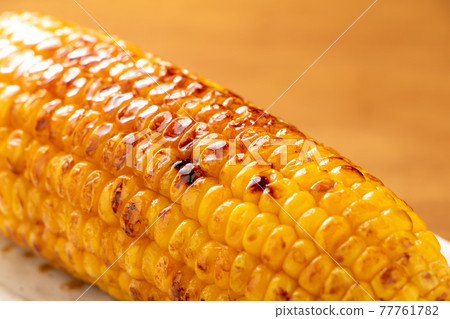 Grilled corn (grilled with butter and soy sauce) is up. 77761782