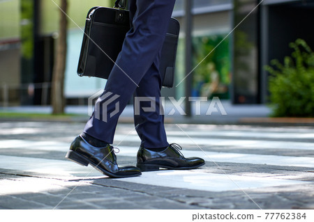 男性企業形象 77762384