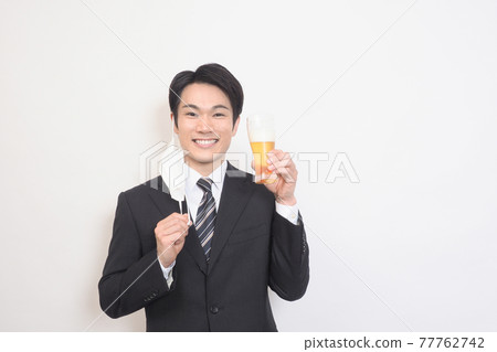男人吃口罩 男人吃口罩 77762742