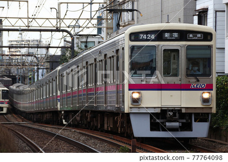 [KO] Keio Takao Line 9000 series + 7000 series (local train: 10 cars) 77764098