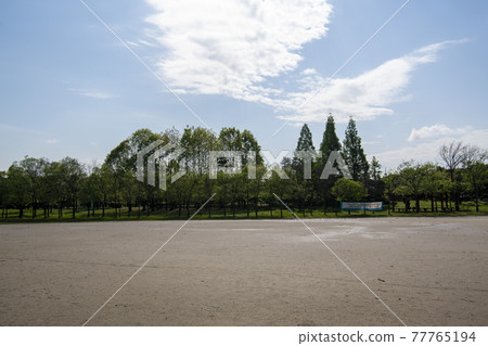 操場 77765194