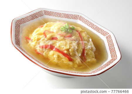 Hot bean paste Chinese style omelet rice, Tianjin rice photographed on a white background 77766466