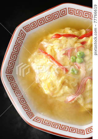 Hot bean paste Chinese style omelet rice, Tianjin rice photographed on a black background (overhead view) 77766619