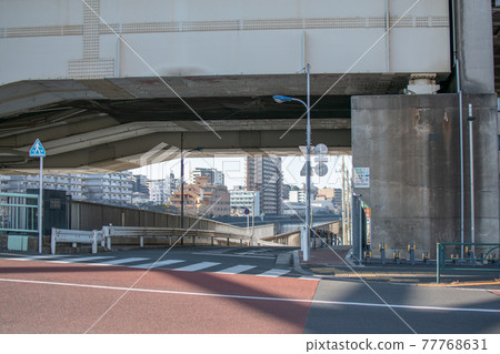 Under the elevated Saikyo Line / Ukima, Kita-ku, Tokyo Under the elevated Saikyo Line / Ukima, Kita-ku, Tokyo 77768631