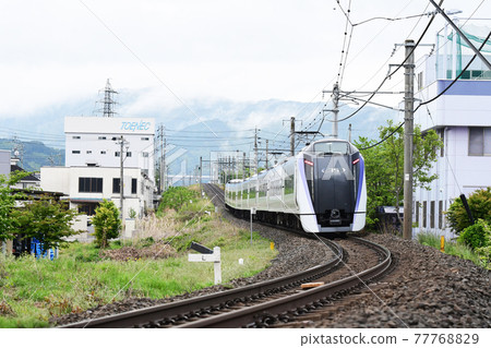 特急超級梓 E353 系列 長野縣岡谷市 77768829