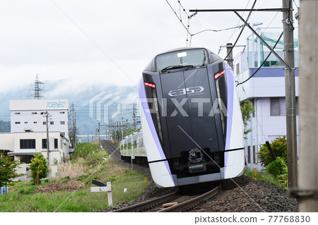 特急超級梓 E353 系列 長野縣岡谷市 77768830