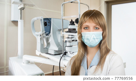 Female doctor mammologist or radiologist in the clinic 77769556
