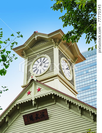 札幌鐘樓垂直構圖 77770345