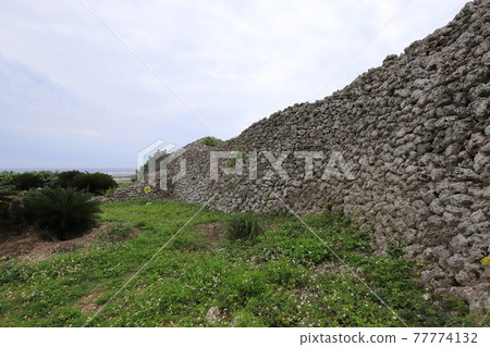 Okinawa Itoman Gushikawa Castle Ruins 77774132
