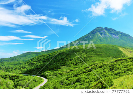 北海道清爽的藍天知床山口和羅臼山 北海道清爽的藍天知床山口和羅臼山 77777761