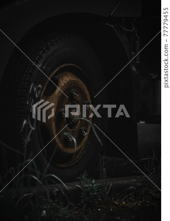 Truck tire 77779455