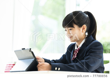 Online class girls junior high school high school students Online class girls junior high school high school students 77780856