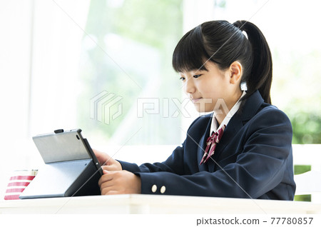 網課女生初中高中生 網課女生初中高中生 77780857