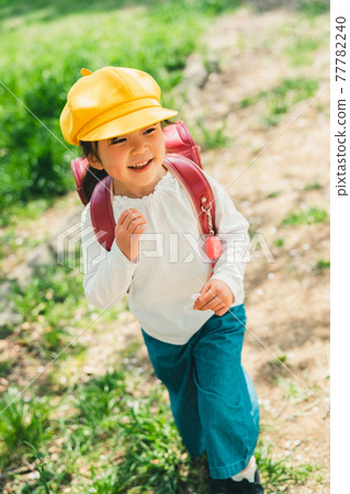 1st grade elementary school student 1st grade elementary school student 77782240